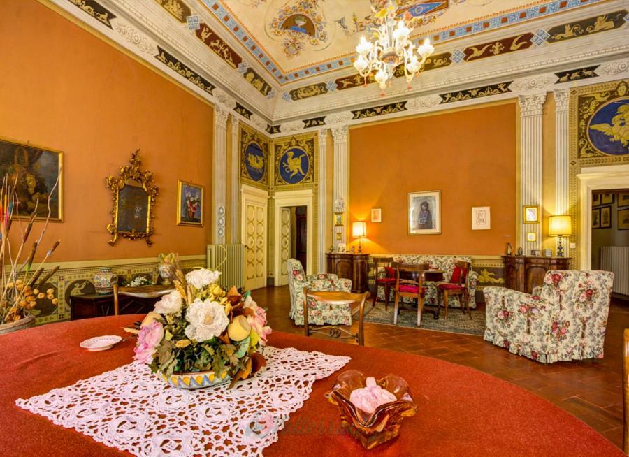 Residenza Storica Palazzo Ricciarelli Villa โวลแตร์รา ภายนอก รูปภาพ