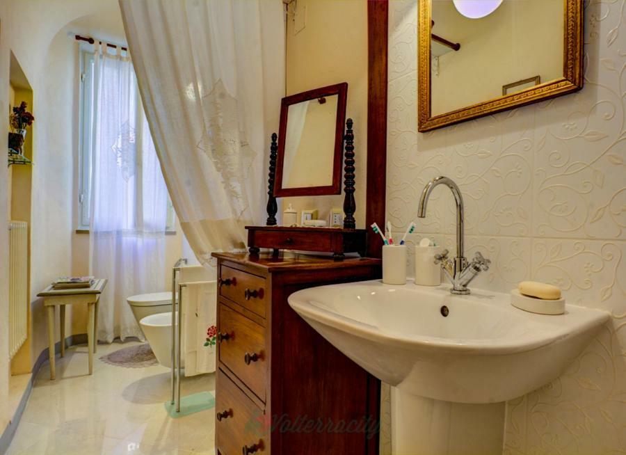 Residenza Storica Palazzo Ricciarelli Villa โวลแตร์รา ภายนอก รูปภาพ