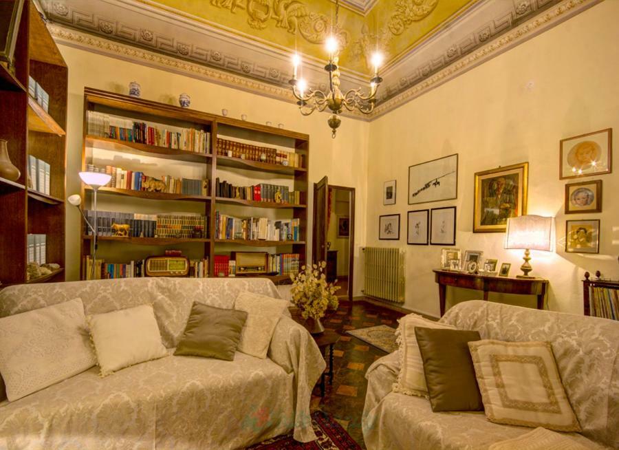 Residenza Storica Palazzo Ricciarelli Villa โวลแตร์รา ภายนอก รูปภาพ