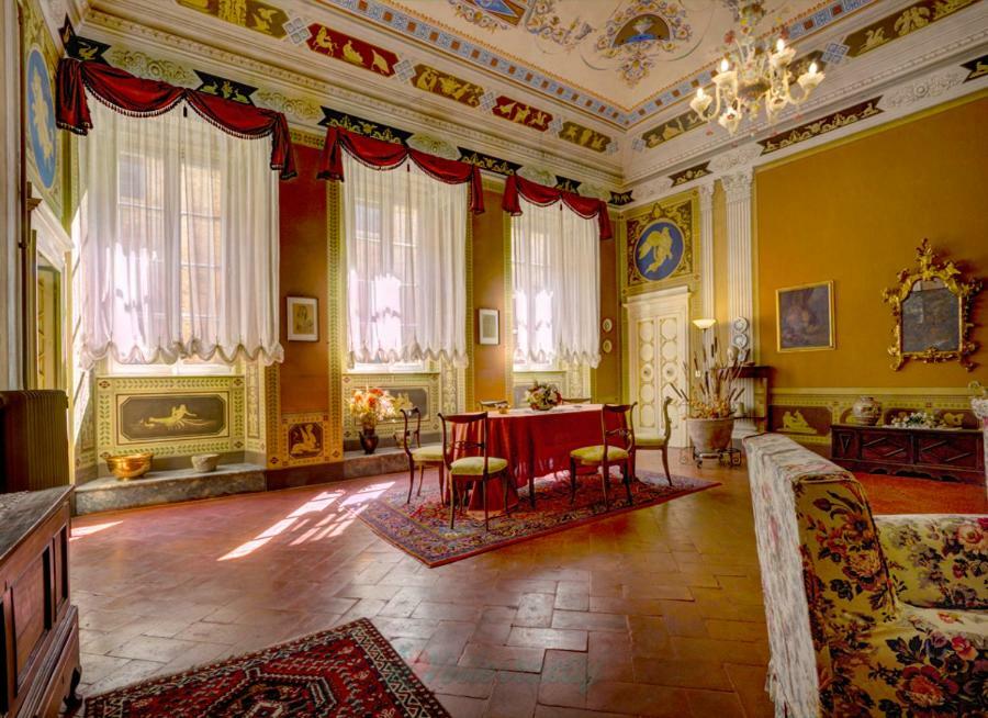 Residenza Storica Palazzo Ricciarelli Villa โวลแตร์รา ภายนอก รูปภาพ
